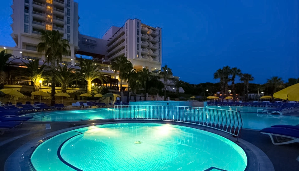 هتل فانتاسیا دلوکس کوش آداسی